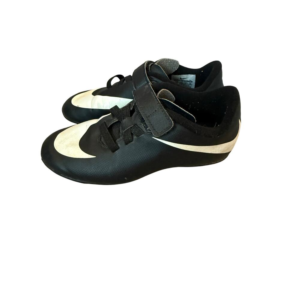 black and white Nike Bravata II Jr FG soccer cleats size 12c boys girls
